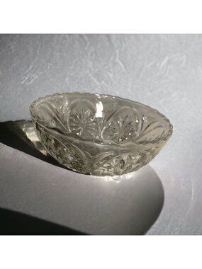 Vintage Starburst Berry Bowl Clear Glass 4.5 in Candy Dish Farmhouse Cottagecore